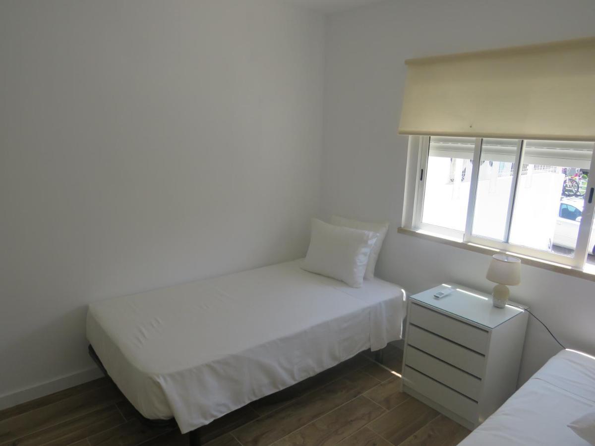 Moradia Geminada V2- Piscina Privada Villa Quarteira Luaran gambar
