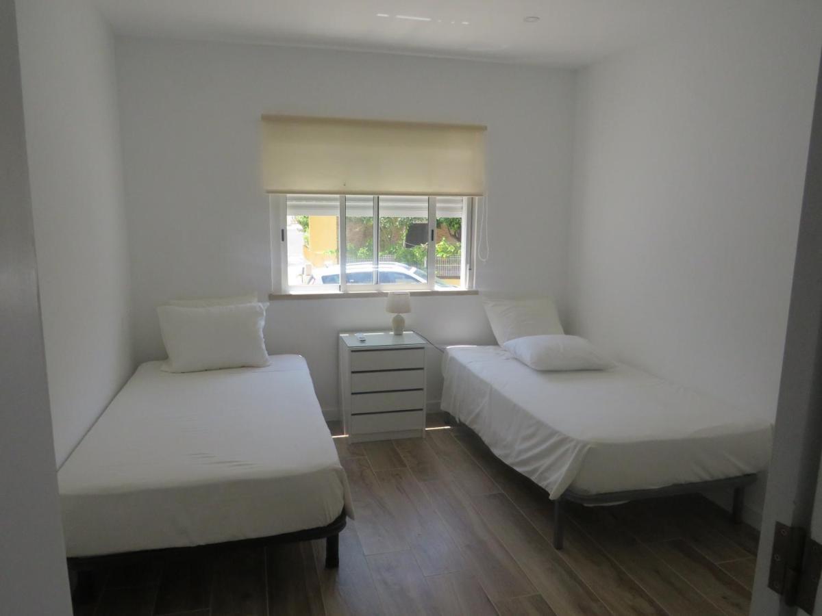 Moradia Geminada V2- Piscina Privada Villa Quarteira Luaran gambar